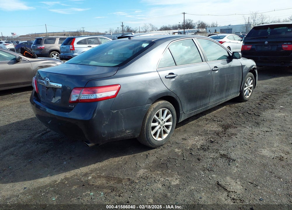 2011 TOYOTA CAMRY XLE VIN: 4T1BF3EK8BU137679