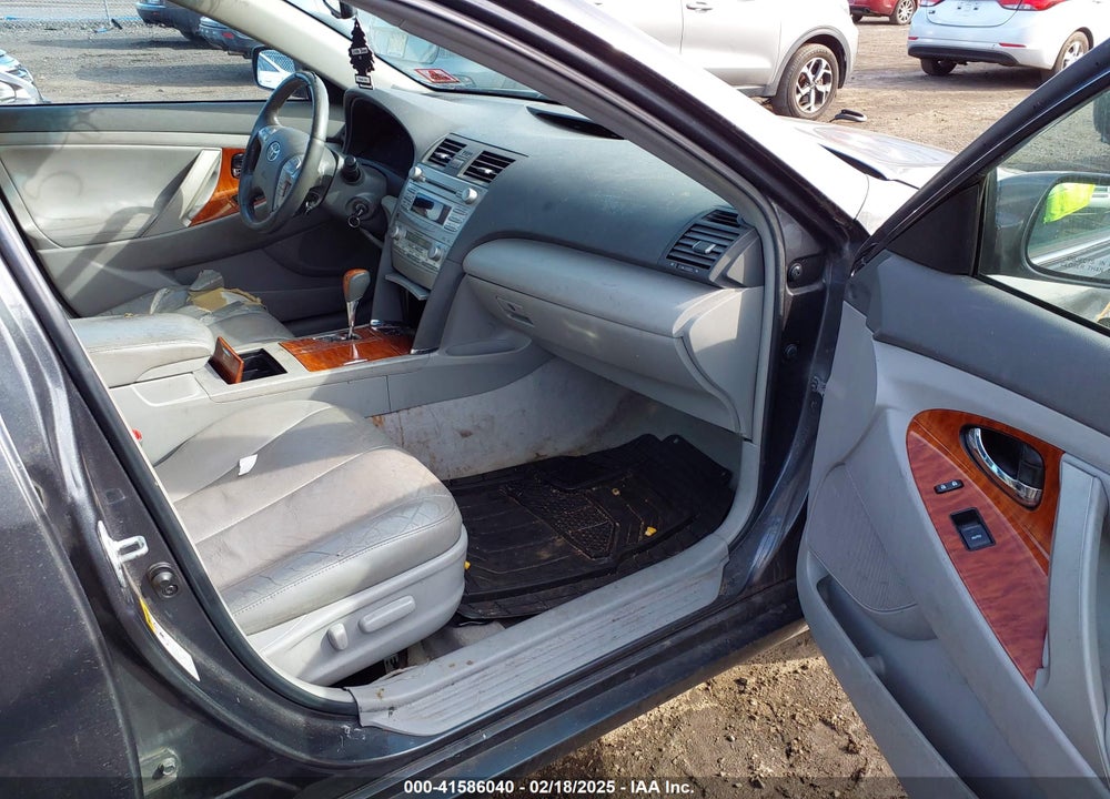 2011 TOYOTA CAMRY XLE VIN: 4T1BF3EK8BU137679