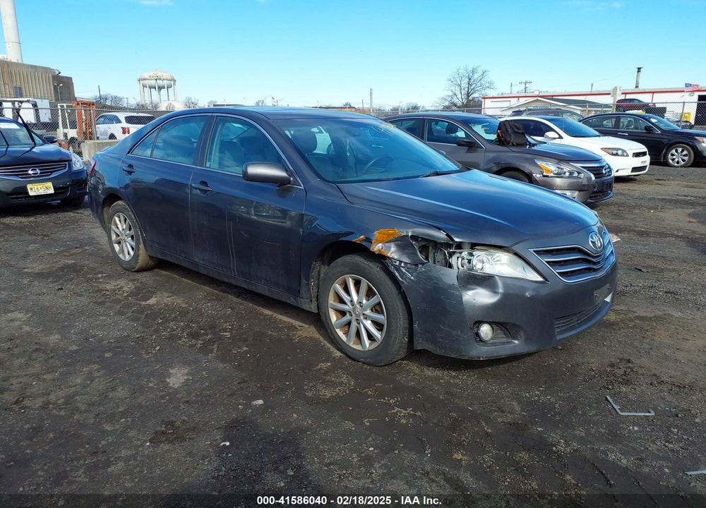 2011 TOYOTA CAMRY XLE VIN: 4T1BF3EK8BU137679
