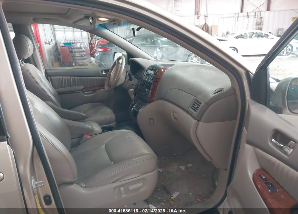2005 TOYOTA SIENNA XLE VIN: 5TDZA22C55S302346