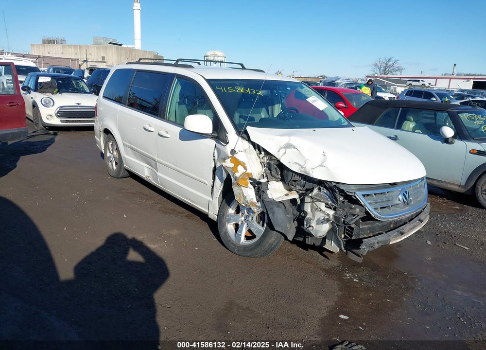 2011 VOLKSWAGEN ROUTAN SE VIN: 2V4RW3DG0BR716944