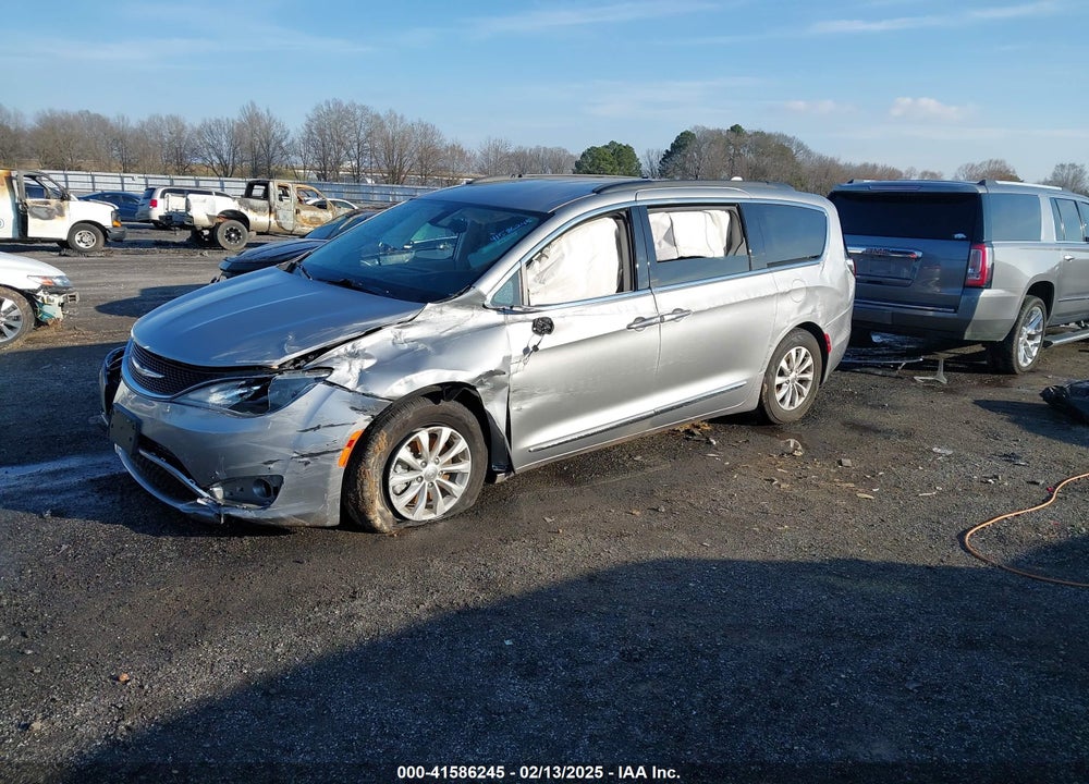2017 CHRYSLER PACIFICA TOURING L VIN: 2C4RC1BG3HR720523