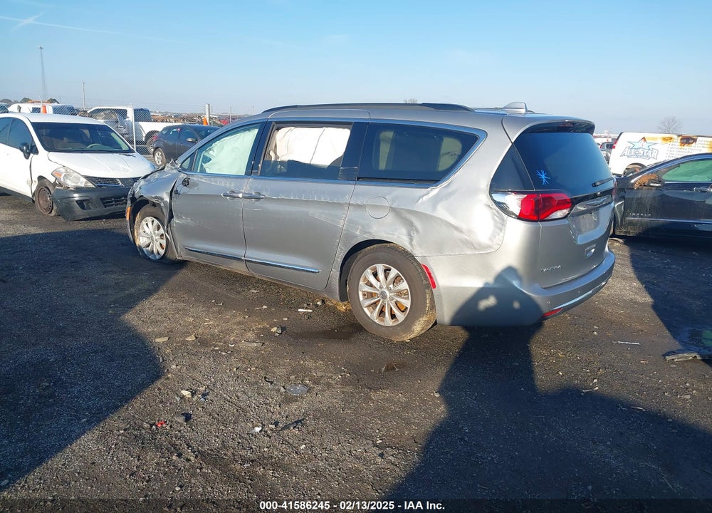 2017 CHRYSLER PACIFICA TOURING L VIN: 2C4RC1BG3HR720523