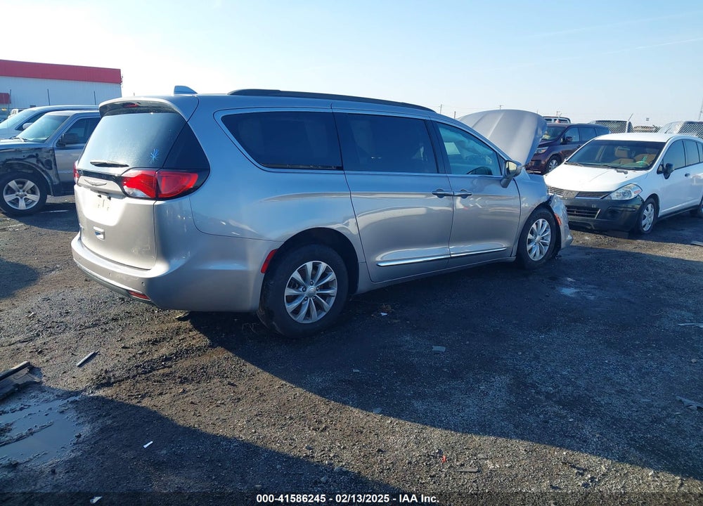 2017 CHRYSLER PACIFICA TOURING L VIN: 2C4RC1BG3HR720523