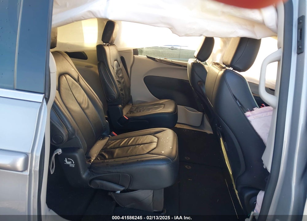 2017 CHRYSLER PACIFICA TOURING L VIN: 2C4RC1BG3HR720523
