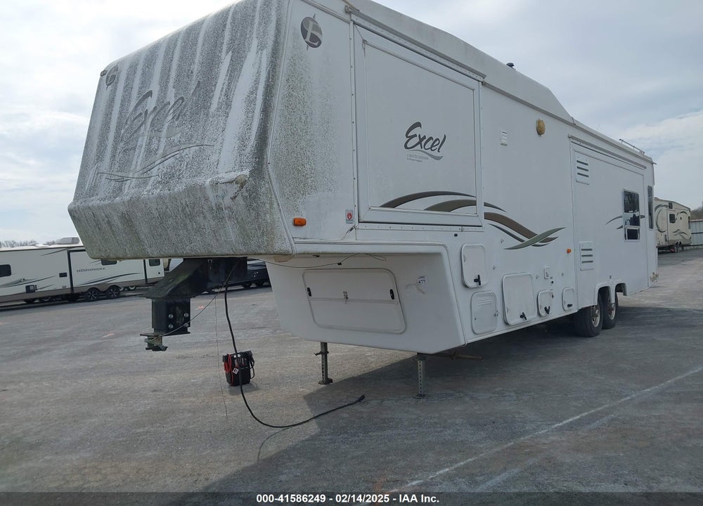 2002 UNKNOWN 33RSE VIN: 4DLRV332921003439