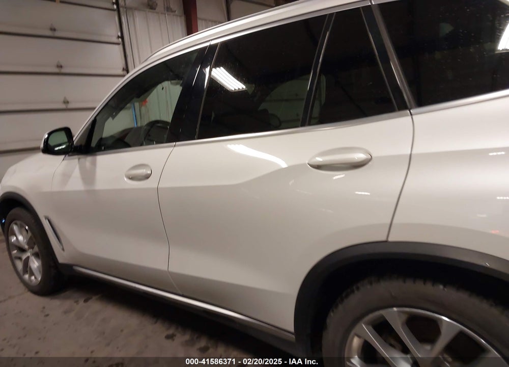 2020 BMW X5 XDRIVE40I VIN: 5UXCR6C02L9B27383