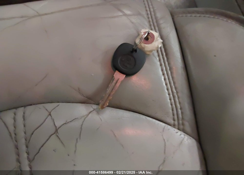 2008 GMC ACADIA VIN: 1GKEV33738J240137