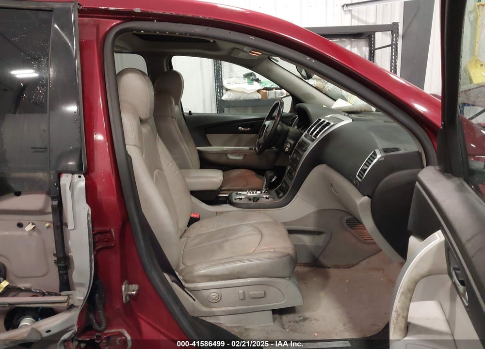 2008 GMC ACADIA VIN: 1GKEV33738J240137