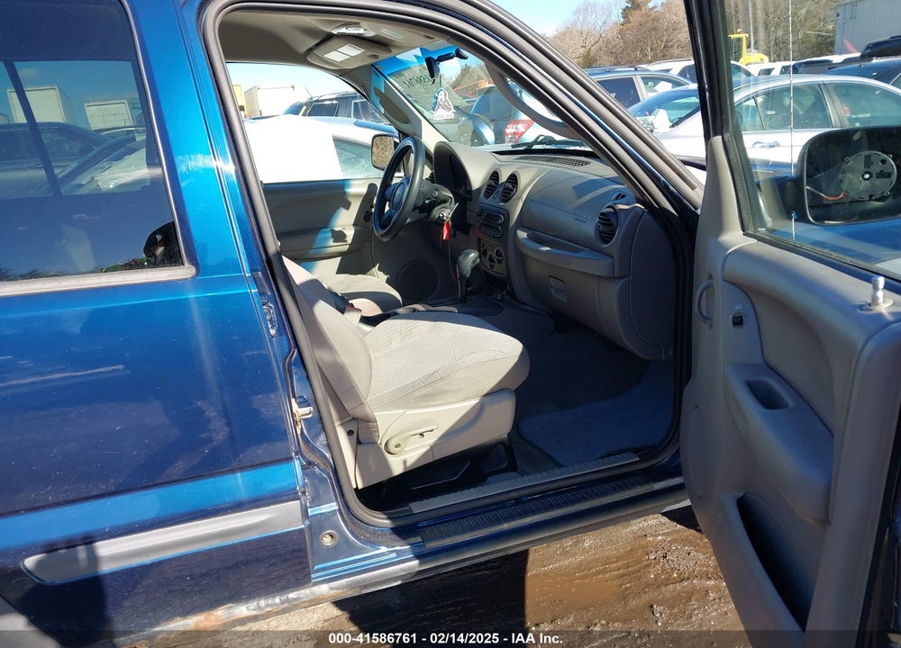 2004 JEEP LIBERTY SPORT VIN: 1J4GL48K14W191590