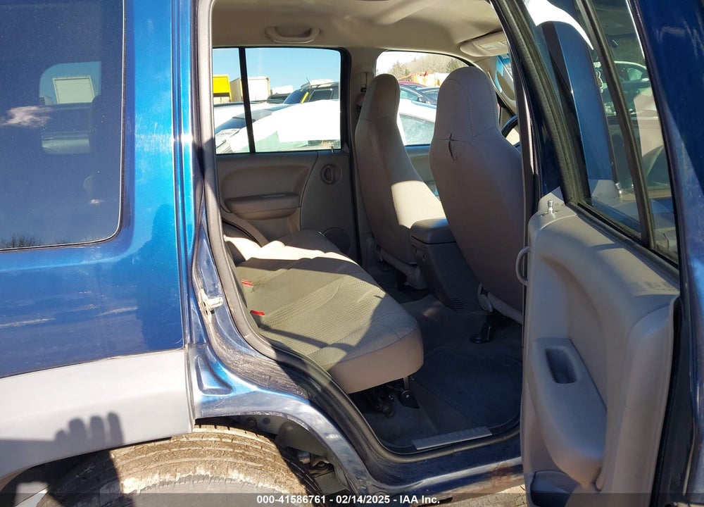2004 JEEP LIBERTY SPORT VIN: 1J4GL48K14W191590