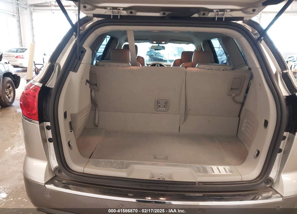 2008 BUICK ENCLAVE CXL VIN: 5GAER23728J151106