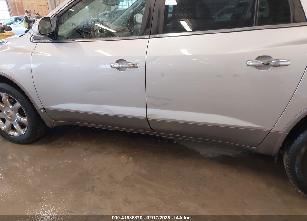 2008 BUICK ENCLAVE CXL VIN: 5GAER23728J151106