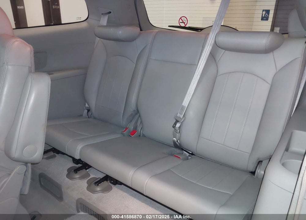 2008 BUICK ENCLAVE CXL VIN: 5GAER23728J151106