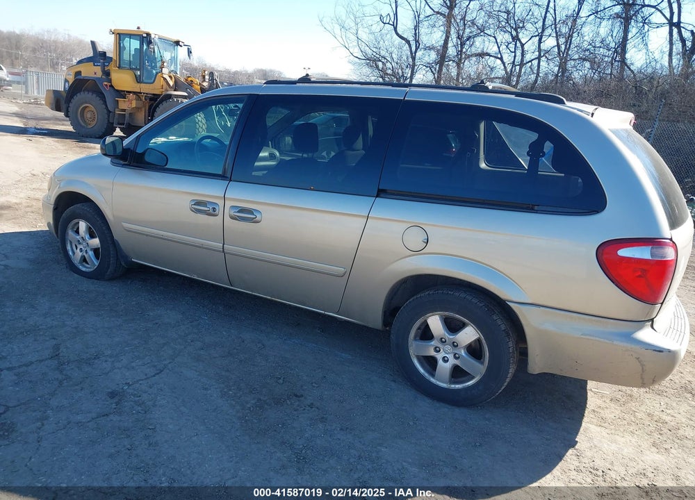 2005 DODGE GRAND CARAVAN SXT VIN: 2D4GP44L05R198990