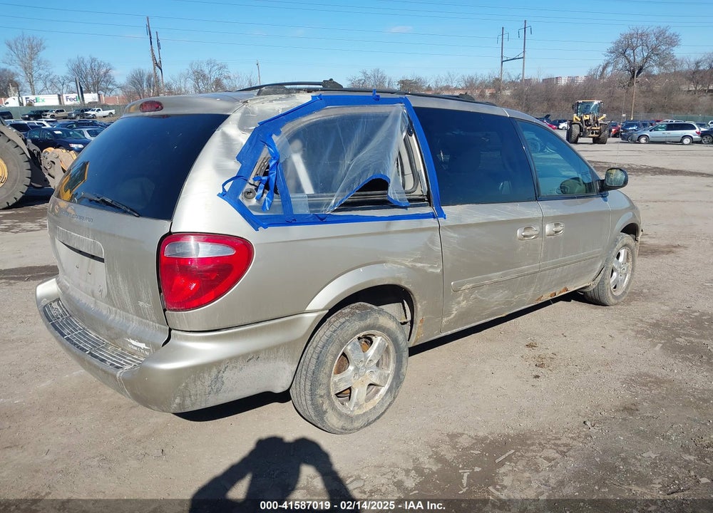 2005 DODGE GRAND CARAVAN SXT VIN: 2D4GP44L05R198990