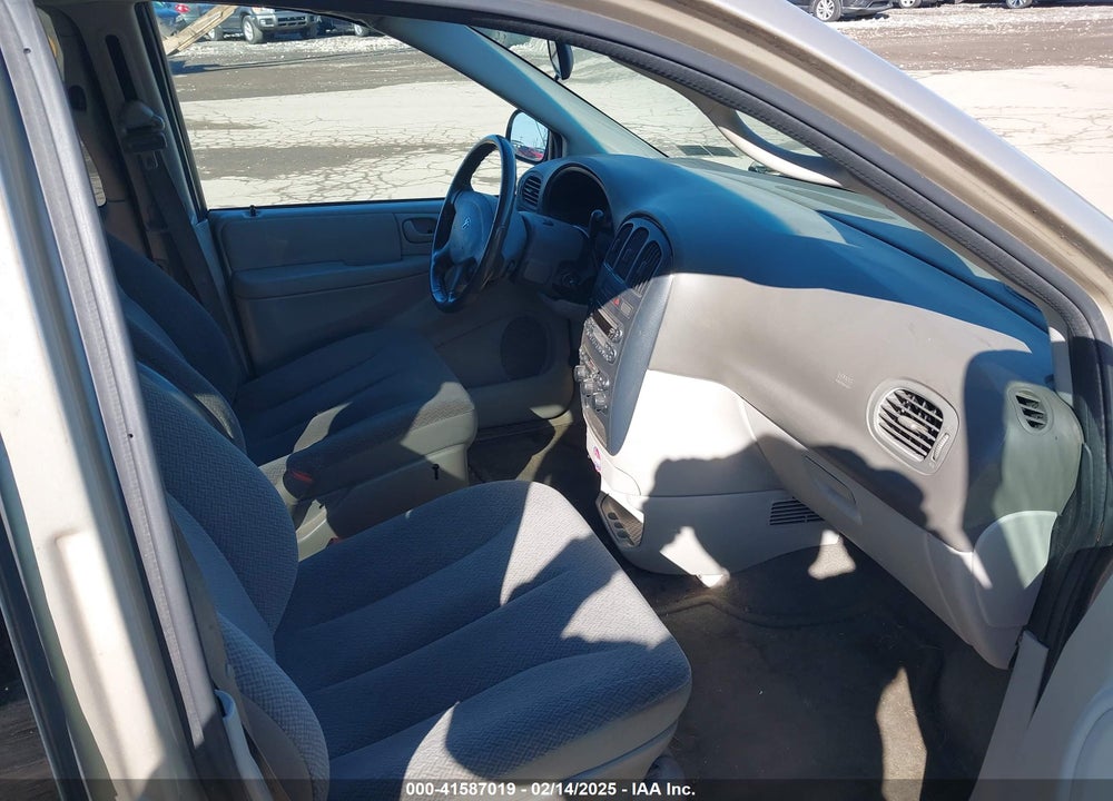 2005 DODGE GRAND CARAVAN SXT VIN: 2D4GP44L05R198990
