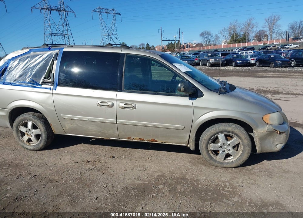 2005 DODGE GRAND CARAVAN SXT VIN: 2D4GP44L05R198990