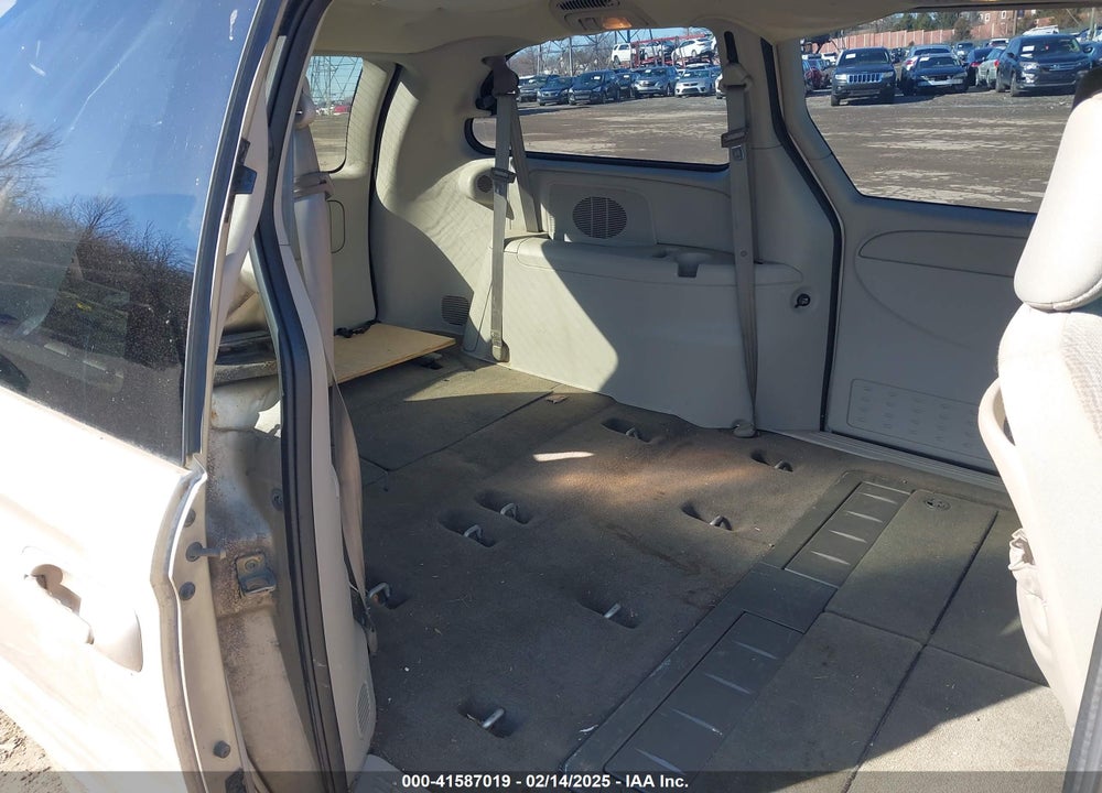 2005 DODGE GRAND CARAVAN SXT VIN: 2D4GP44L05R198990