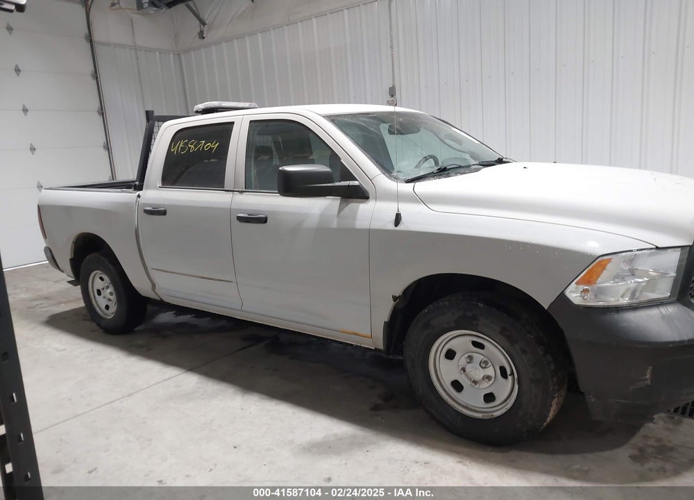 2019 RAM 1500 CLASSIC VIN: 1C6RR7KGXKS746132
