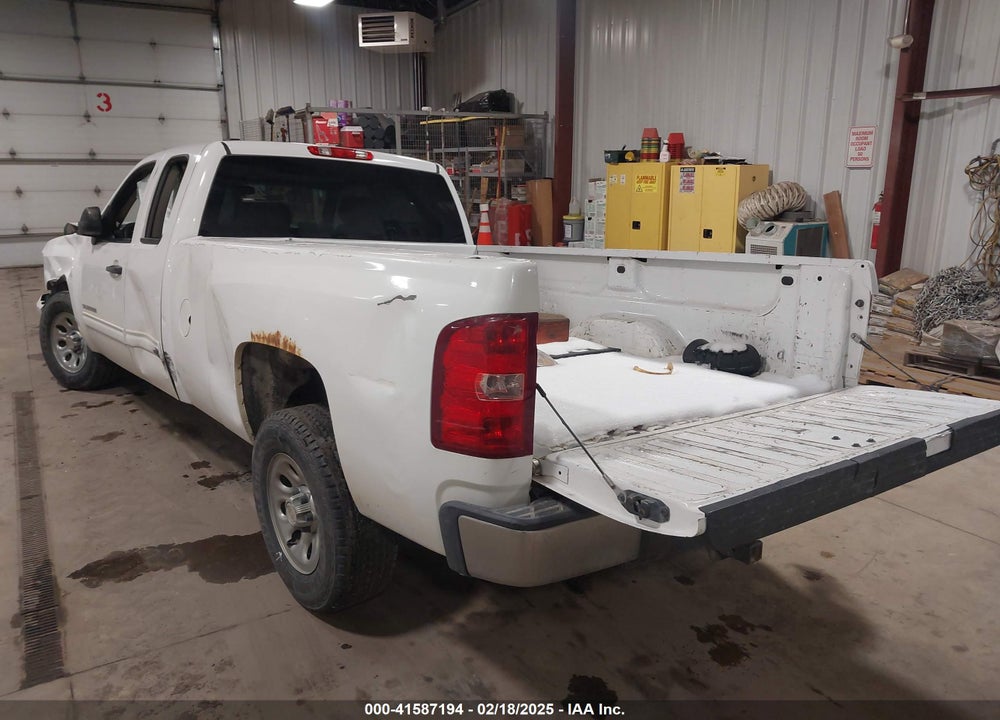 2011 CHEVROLET SILVERADO 1500 LT VIN: 1GCRKSE07BZ417166