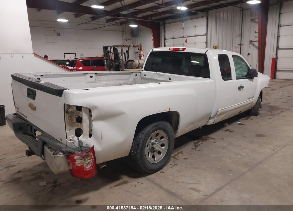 2011 CHEVROLET SILVERADO 1500 LT VIN: 1GCRKSE07BZ417166