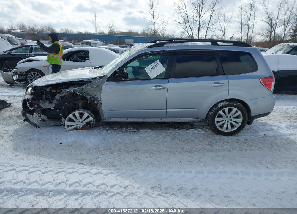 2013 SUBARU FORESTER 2.5X LIMITED VIN: JF2SHAEC1DH414942