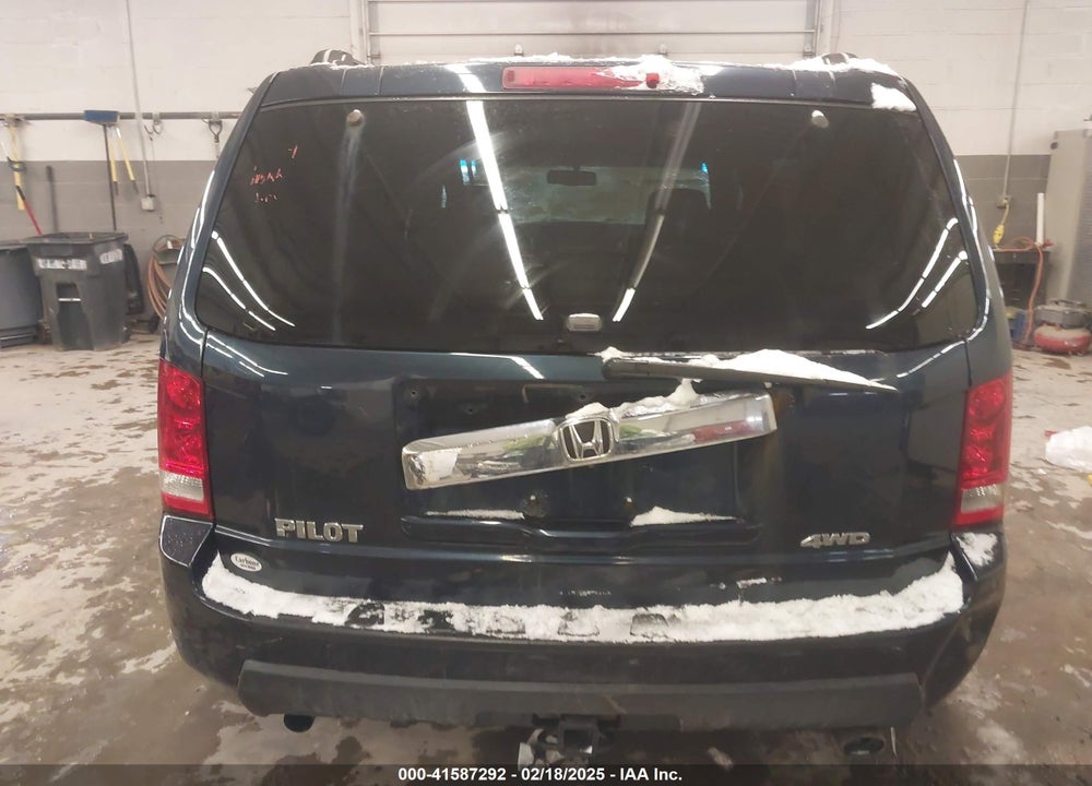 2011 HONDA PILOT EX-L VIN: 5FNYF4H55BB043150