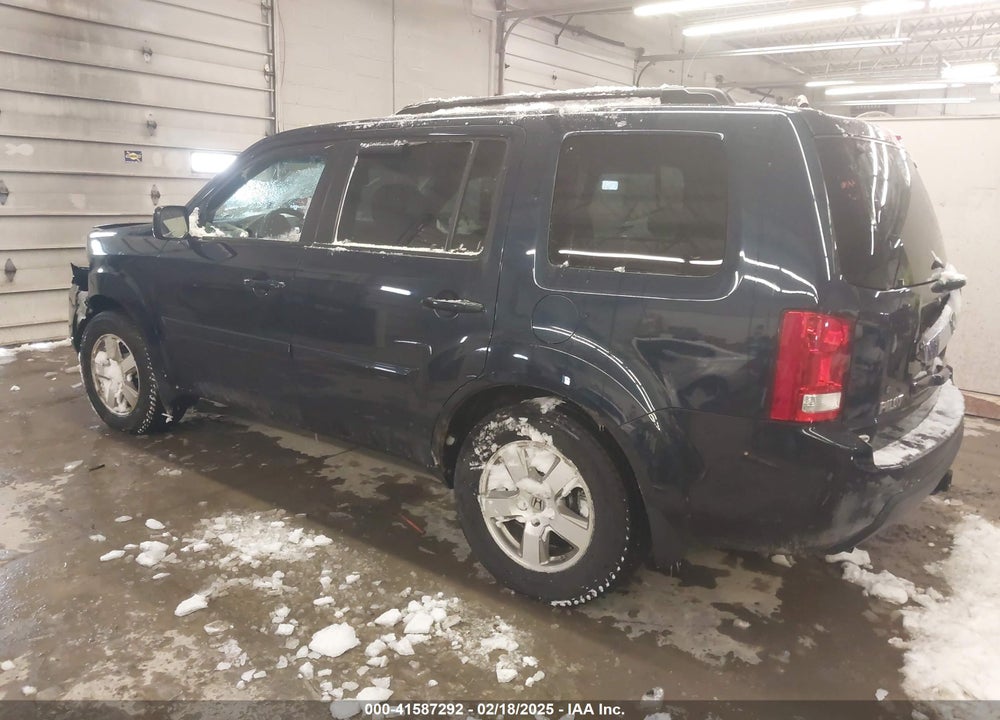 2011 HONDA PILOT EX-L VIN: 5FNYF4H55BB043150