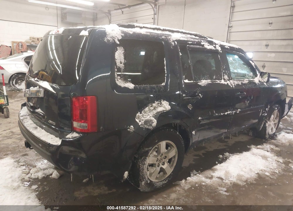 2011 HONDA PILOT EX-L VIN: 5FNYF4H55BB043150