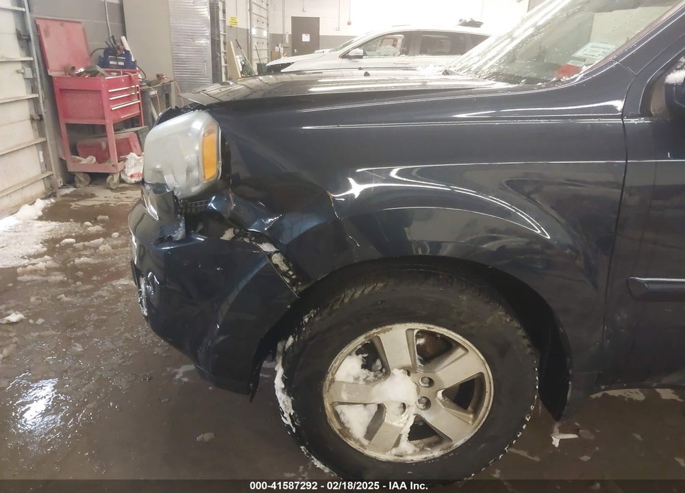 2011 HONDA PILOT EX-L VIN: 5FNYF4H55BB043150