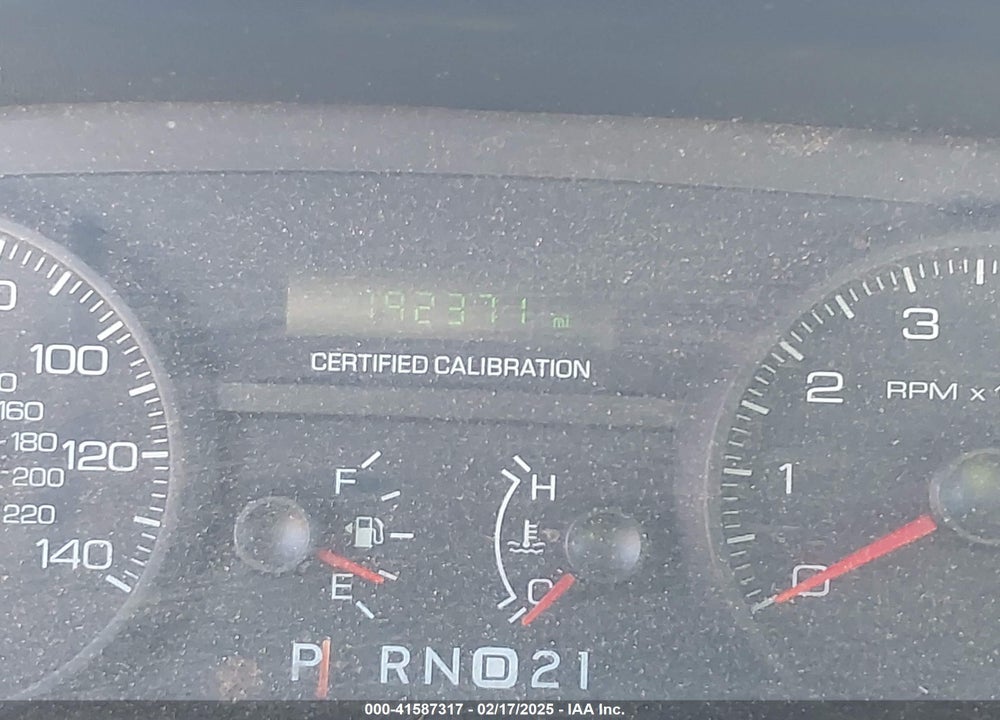 2008 FORD CROWN VICTORIA VIN: 2FAFP71V48X178702