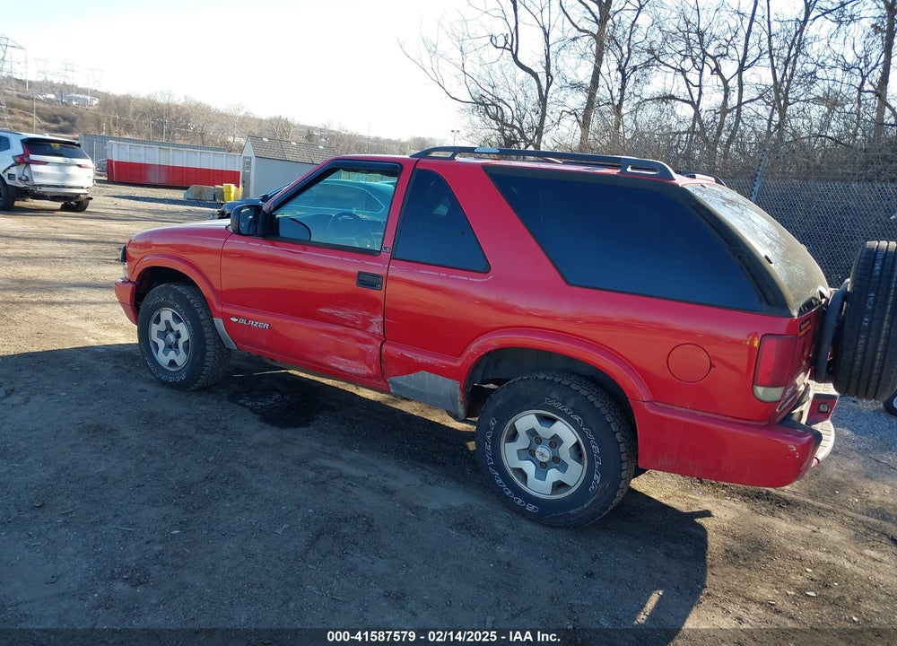 2001 CHEVROLET BLAZER LS VIN: 1GNCT18W31K250350
