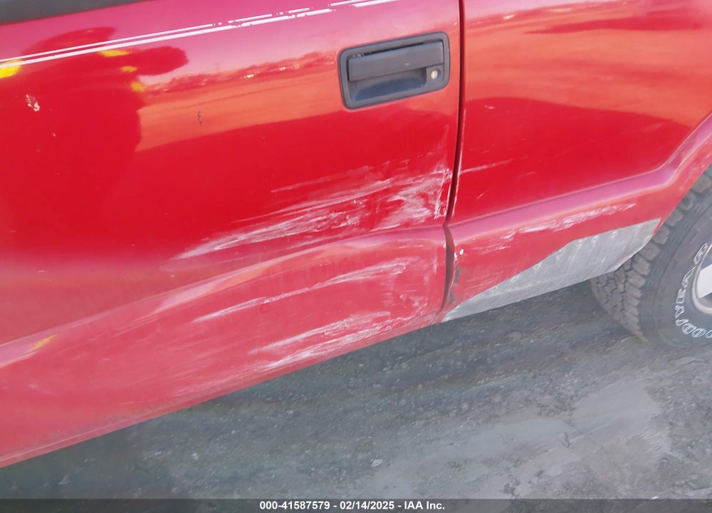 2001 CHEVROLET BLAZER LS VIN: 1GNCT18W31K250350
