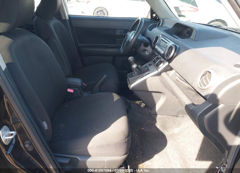 2008 SCION XB VIN: JTLKE50E981019157