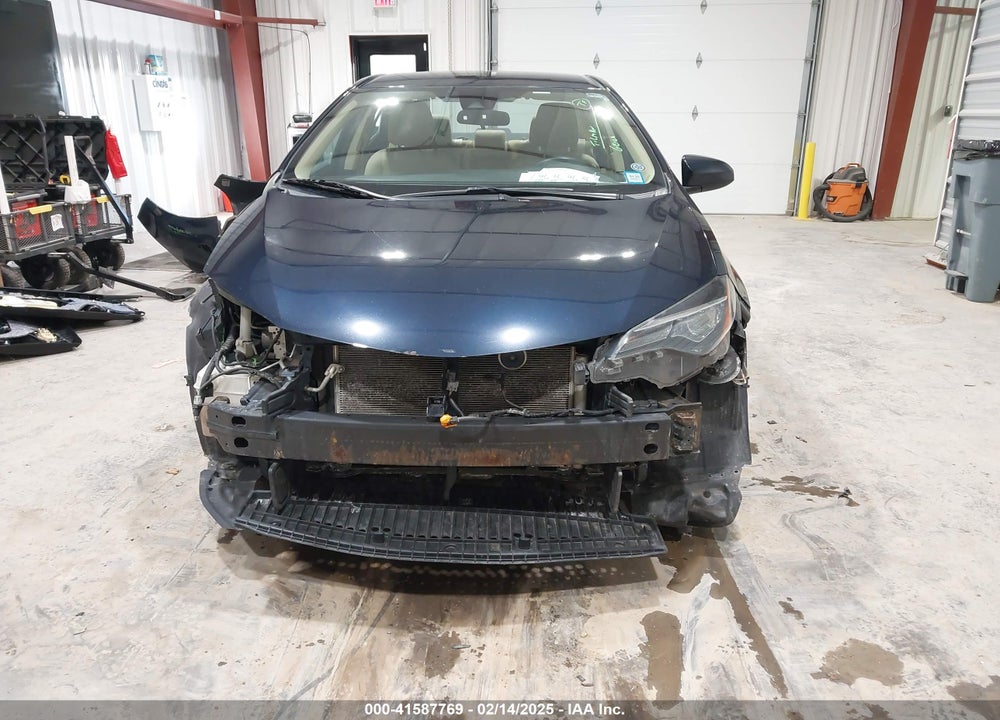 2018 TOYOTA COROLLA LE VIN: 2T1BURHE2JC081804