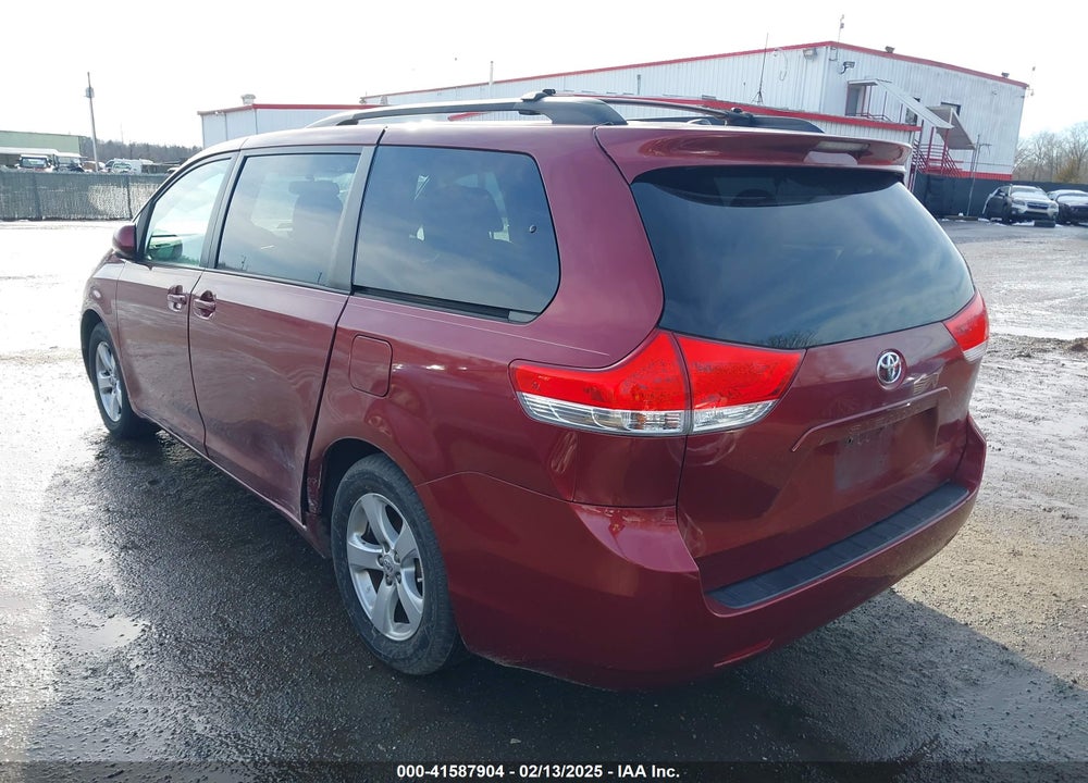 2011 TOYOTA SIENNA LE V6 VIN: 5TDKK3DC0BS135553