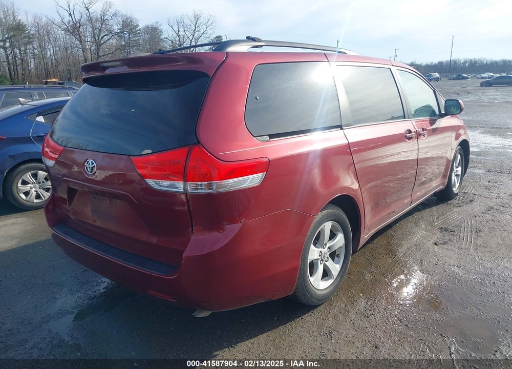 2011 TOYOTA SIENNA LE V6 VIN: 5TDKK3DC0BS135553