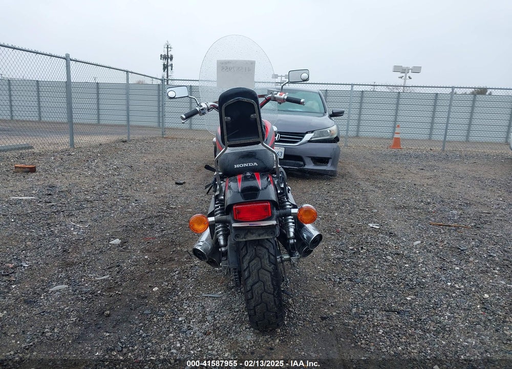 1996 HONDA VF750 CD VIN: JH2RC4349TM100235