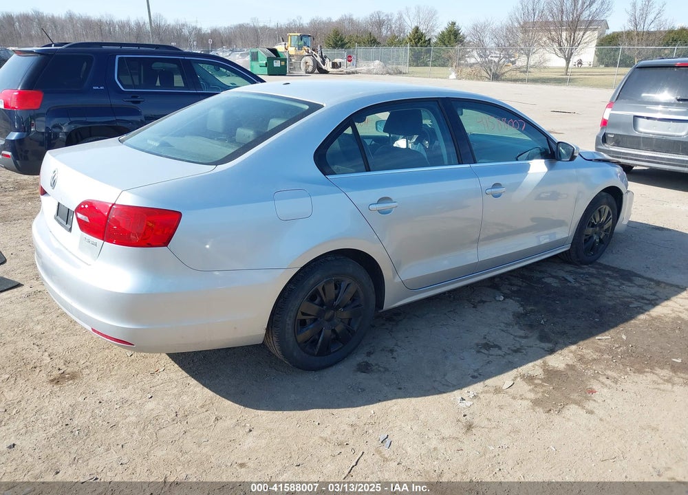 2013 VOLKSWAGEN JETTA VIN: 3VWDP7AJ2DM383940