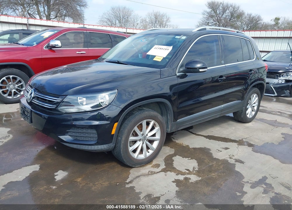 2017 VOLKSWAGEN TIGUAN VIN: WVGRV7AX2HK015267