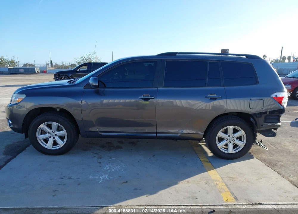 2010 TOYOTA HIGHLANDER BASE V6 VIN: 5TDZK3EH9AS013555