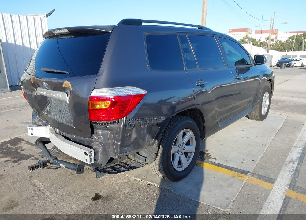2010 TOYOTA HIGHLANDER BASE V6 VIN: 5TDZK3EH9AS013555