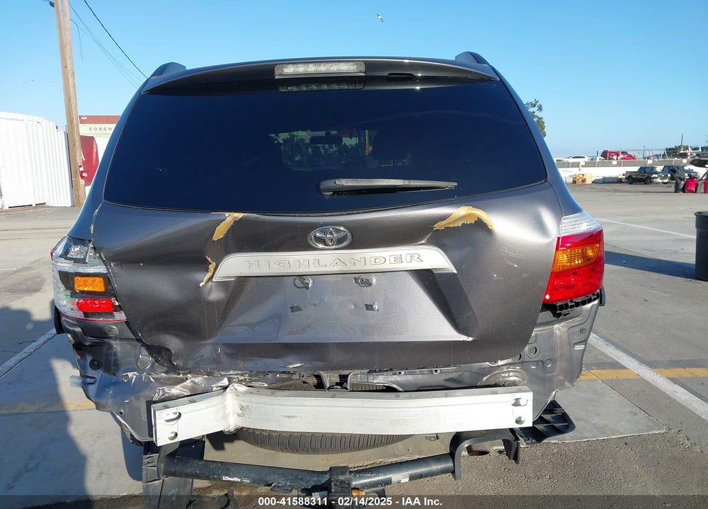 2010 TOYOTA HIGHLANDER BASE V6 VIN: 5TDZK3EH9AS013555