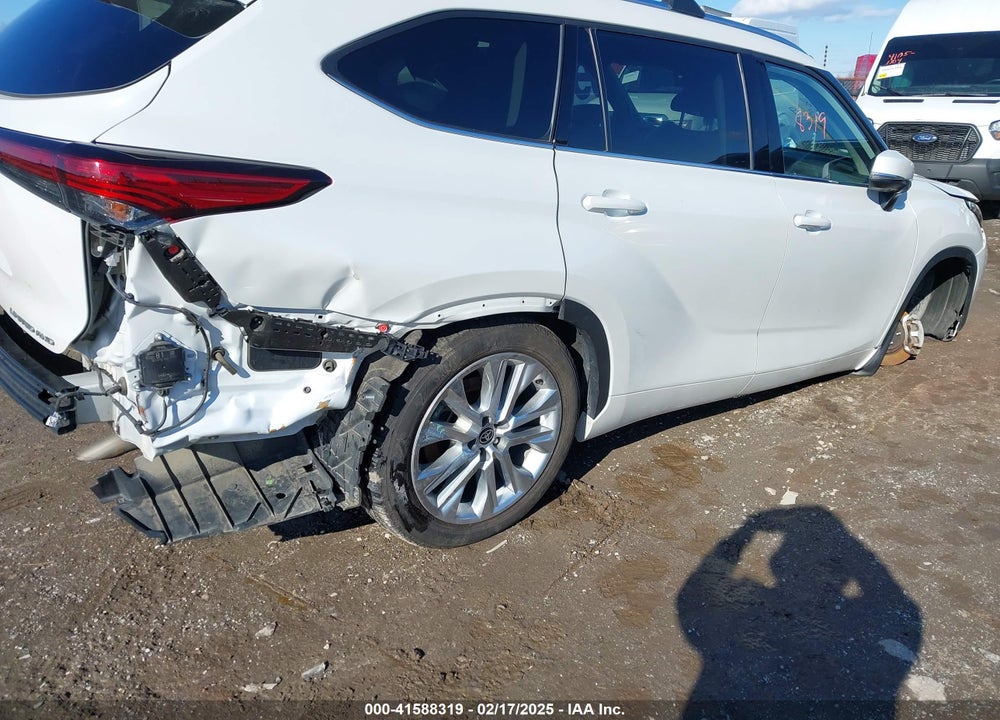 2022 TOYOTA HIGHLANDER LIMITED VIN: 5TDDZRBH2NS161999