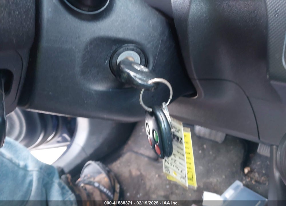 2011 SCION TC VIN: JTKJF5C78B3018653