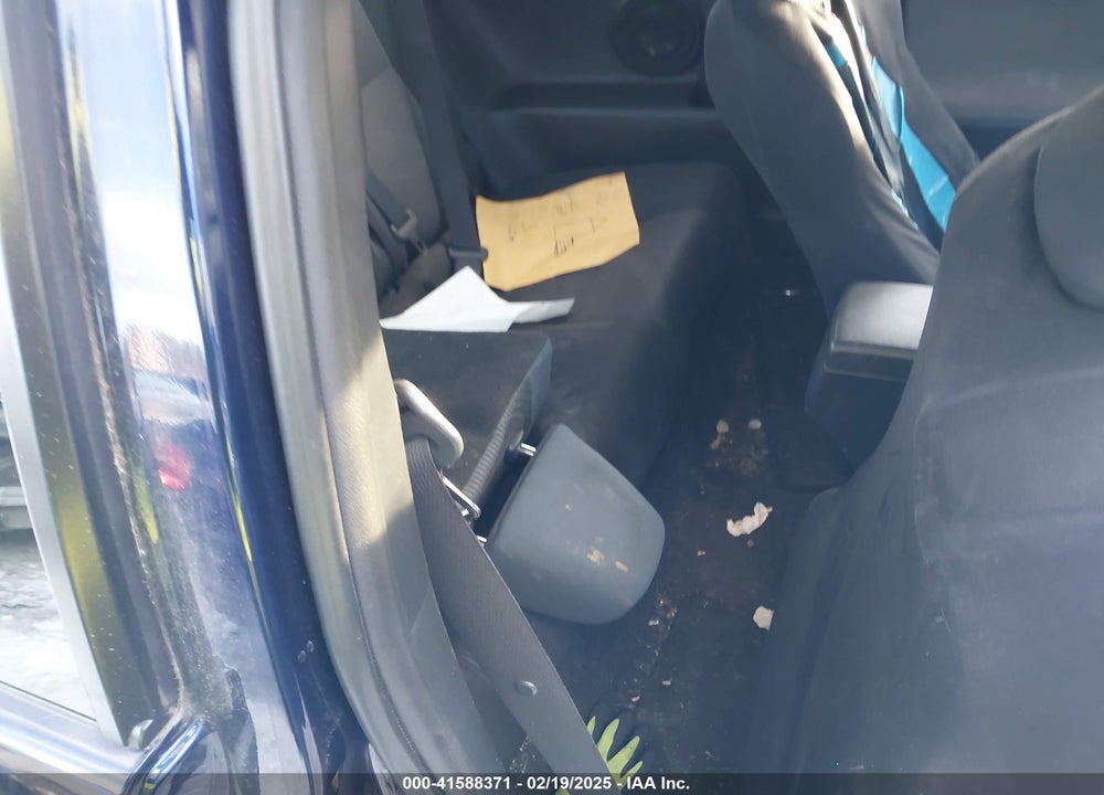 2011 SCION TC VIN: JTKJF5C78B3018653