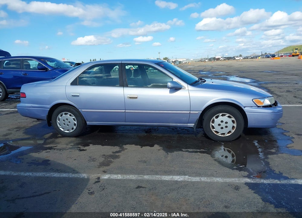 1998 TOYOTA CAMRY VIN: JT2BG22KXW0139052