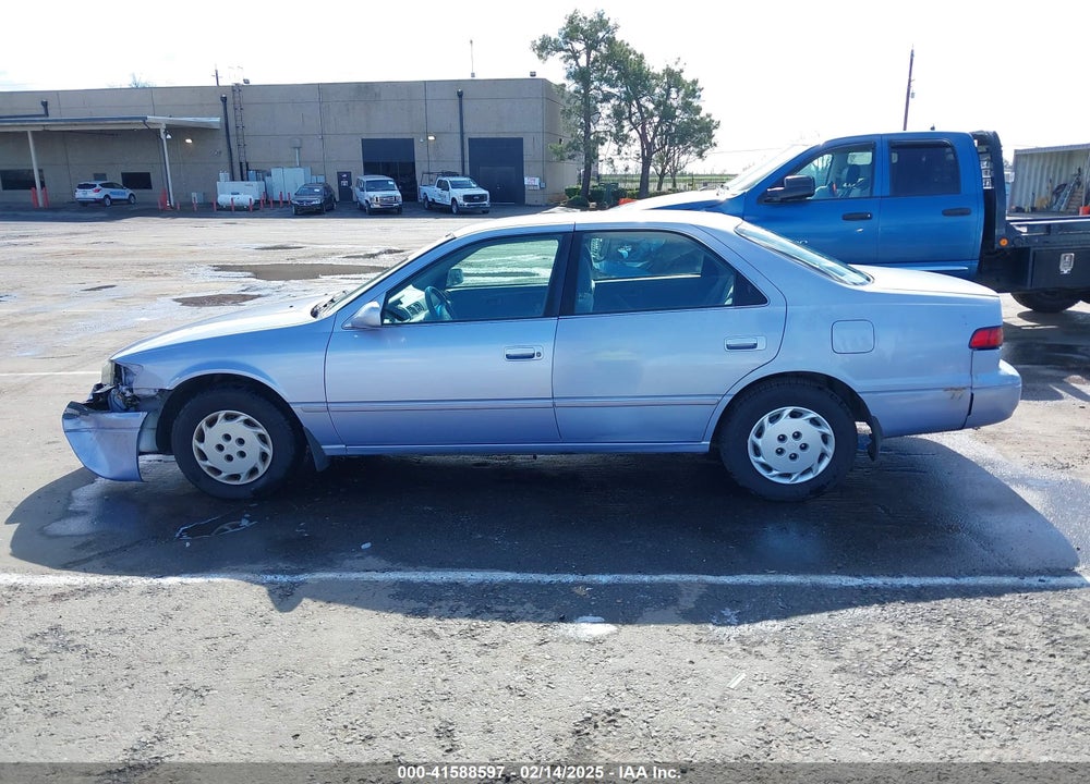 1998 TOYOTA CAMRY VIN: JT2BG22KXW0139052