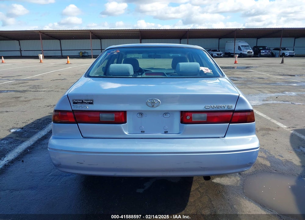 1998 TOYOTA CAMRY VIN: JT2BG22KXW0139052